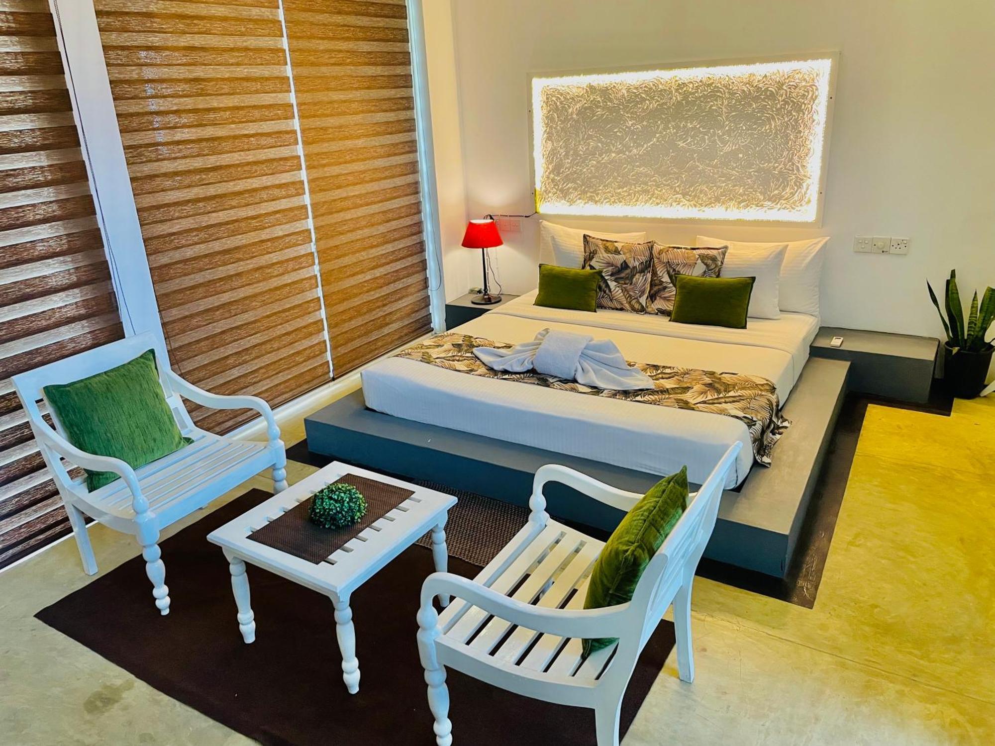 8 Plus Motels Negombo Exterior foto